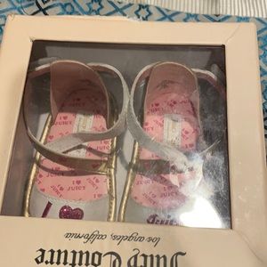 Baby juicy couture white and gold sandals
